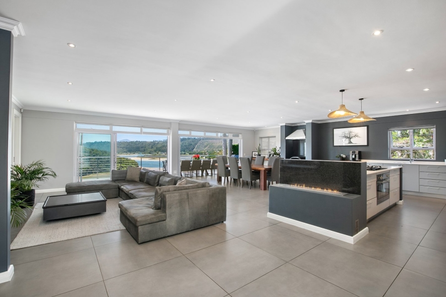 4 Bedroom Property for Sale in Kingfisher Creek Western Cape